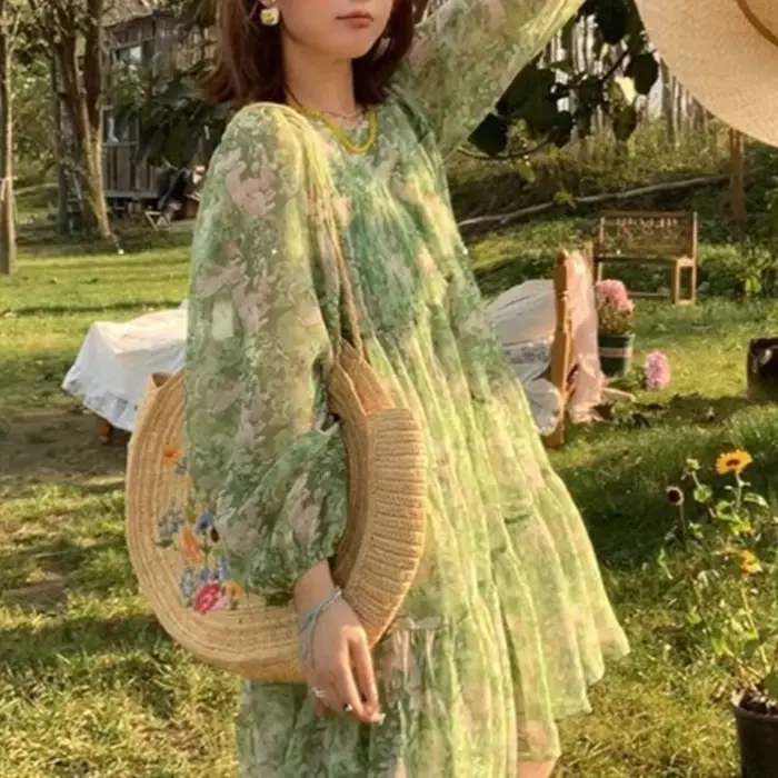 Nouvelle Collection Printemps 2026 : Robes Courtes Vertes à Motifs Floraux, Manches Longues, Style C