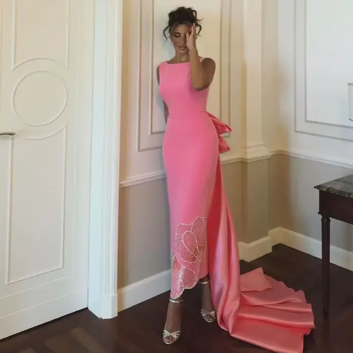 Robe de soirée arabe festonnée rose