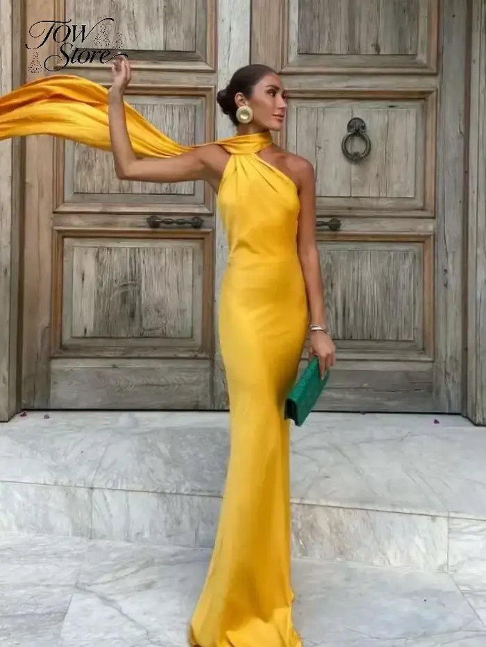 Robe longue en satin sexy asymmetrique a une epaule avec ruban sans manches dos nu cintrée a la taille pour femme collection été 2026 idéale pour les soirées