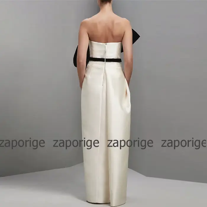 Robe de soirée sans bretelles en satin ivoire