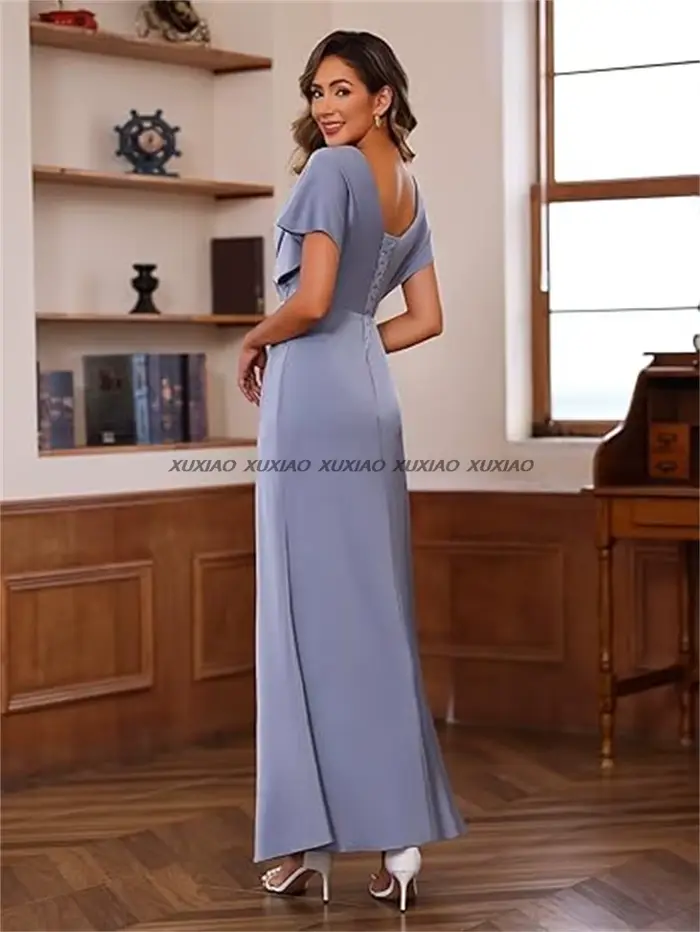 Robe de mère de la mariée en satin brillant avec soutien-gorge intégré pour cérémonies de mariage et événements élégants