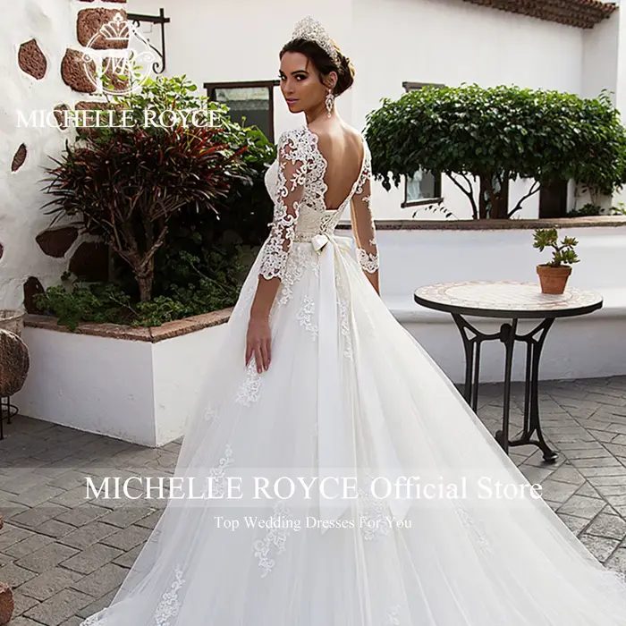 Robe de mariée Michelle Royce en coton, polyester, soie et mousseline avec train de chapelle et décolleté cuillère pour femmes enceintes et occasions spéciales