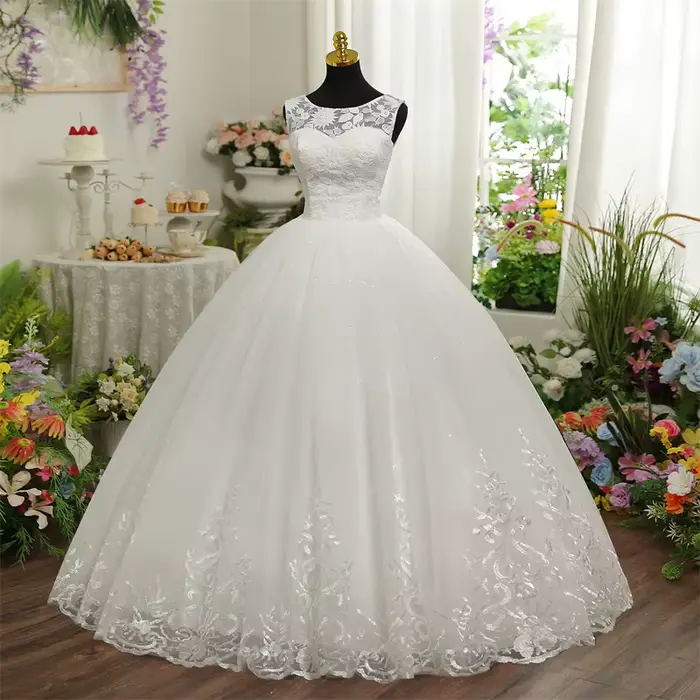 Robes de mariée princesse ivoire pour femmes