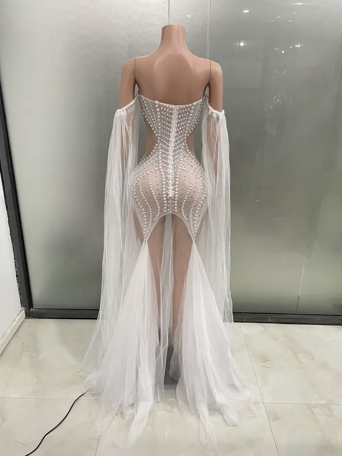 Robe sans bretelles en perles blanches pour femmes