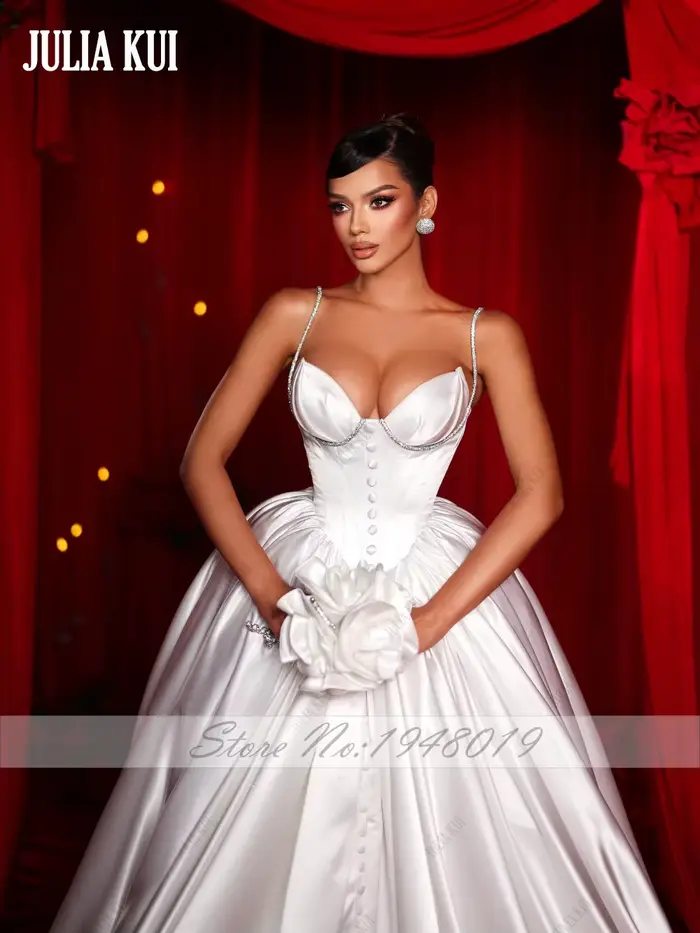 Julia Kui – Robes de mariée luxueuses en satin sur mesure