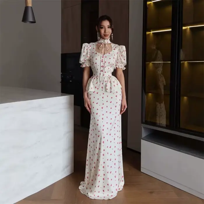 Robe longue élégante en mousseline pour femme, imprimé floral blanc et rose, col en V, manches bouff