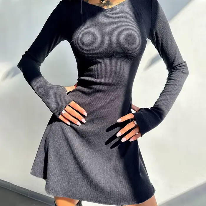 Femmes élégantes et jolies robes automne hiver nouveau noir Sexy robe courte femme col en V à manches longues mince