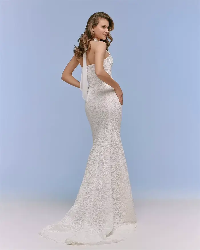 Robe de mariée moderne à col halter