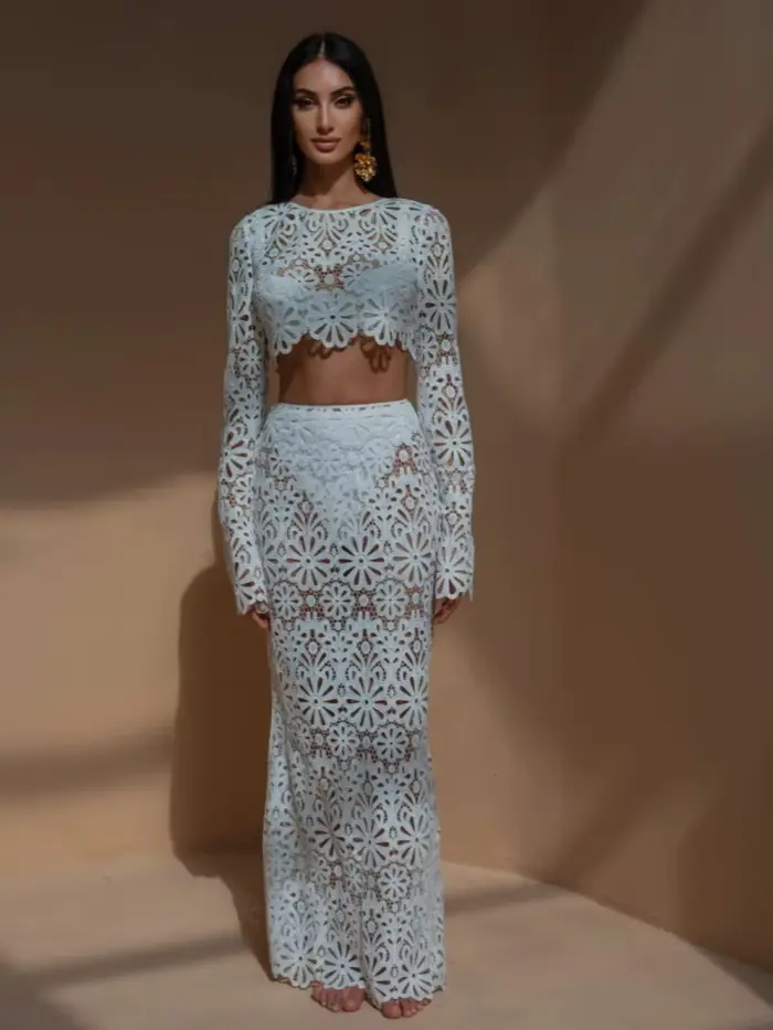 Blanc élégant broderie évider robes de plage ensemble Sexy voir si haut court jupes longues femmes e