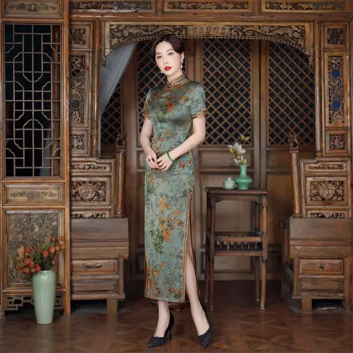 Robe qipao élégante à col mandarin pour femmes
