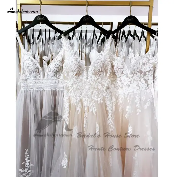 Robe de mariée bohème Lakshmigown en polyester avec bretelles spaghetti et dentelle personnalisée pour femmes occasions spéciales mariage traditionnel ou moderne