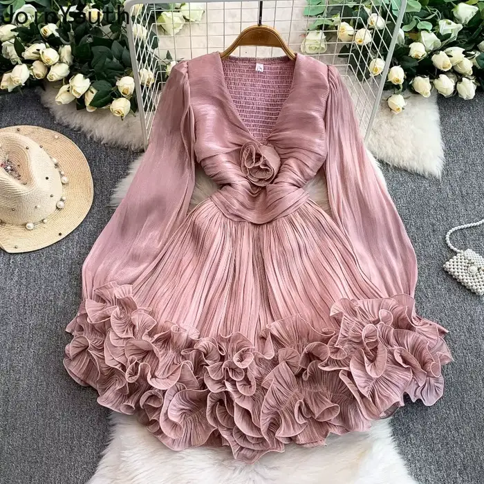Mini robe d'été pour femme en polyester bleu rouge ou rose coupe A avec col en V et détails de plis pour silhouette élégante