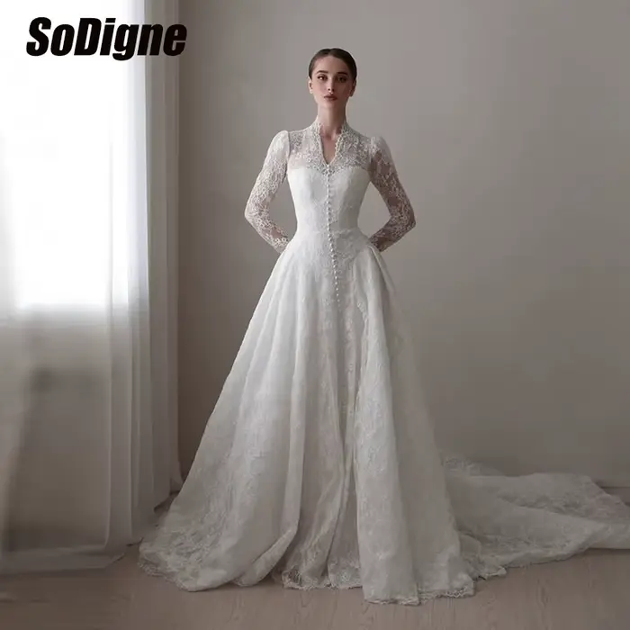  Robes de mariée SoDigne en dentelle coupe trapèze, col en V, manches longues, style bohème, coll