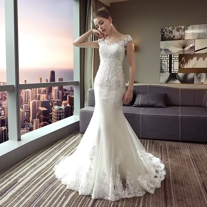 Robe de mariée de luxe en dentelle brodée col rond silhouette sirène personnalisée pour femmes enceintes occasions spéciales
