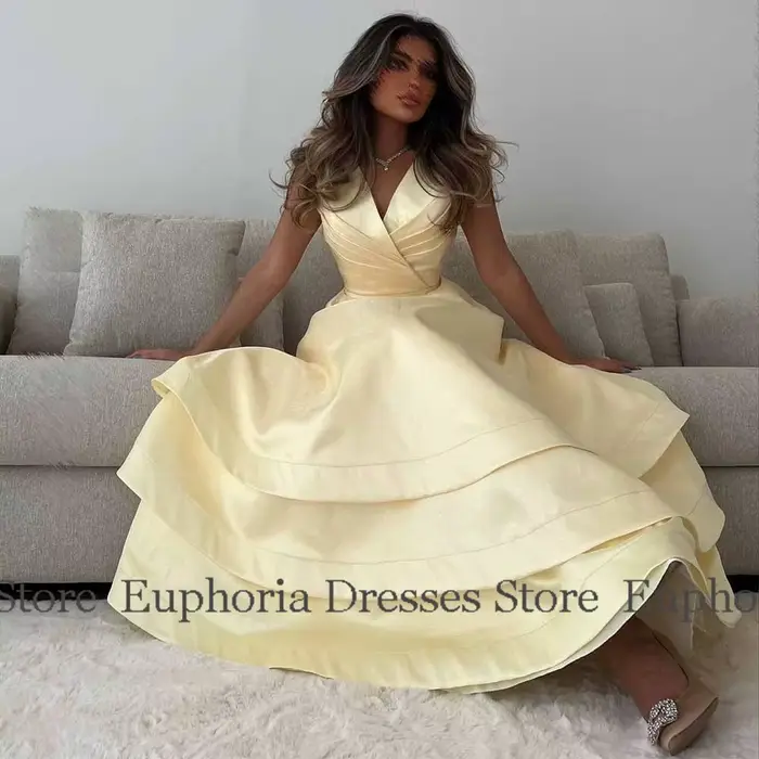 Robe de cocktail trapèze en satin jaune pâle pour femmes