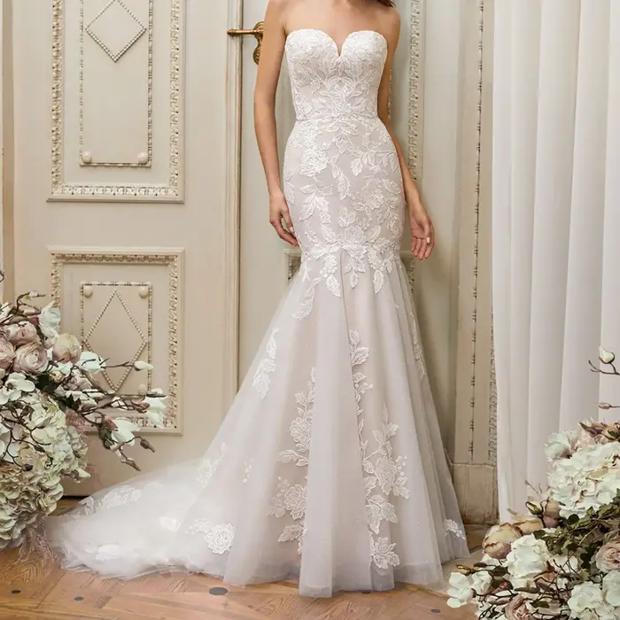 Robe de mariée à traîne courte