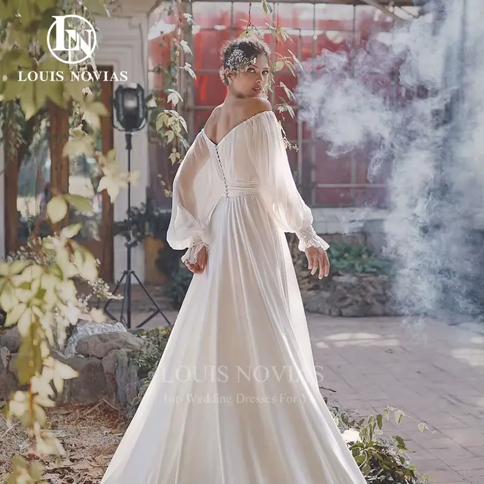Robe de mariée A-Ligne en coton et polyester, avec manches longues lanternes et train de la cour pour femmes grandes tailles et futures mamans, idéale pour les mariages et événements spéciaux