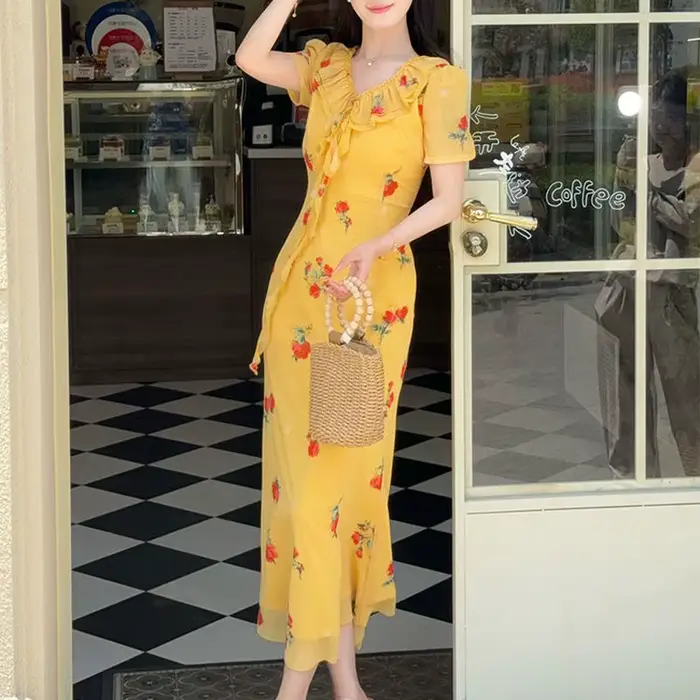 Robe patchwork vintage style estival avec col en V et volants pour femmes occasions spéciales