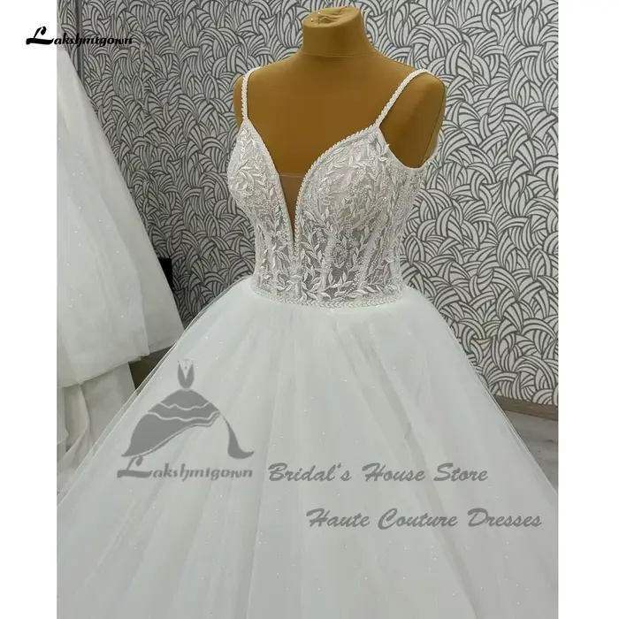 Robe de mariée bohème personnalisable en polyester scintillante avec détails en dentelle et perles pour femmes occasions spéciales plage et printemps