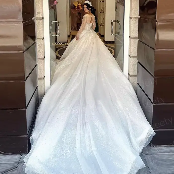Robe de Mariée Chic et Brillante Entièrement Perlée