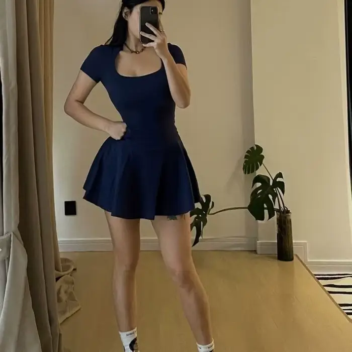 Mini robe Chic douce et épicée de couleur unie