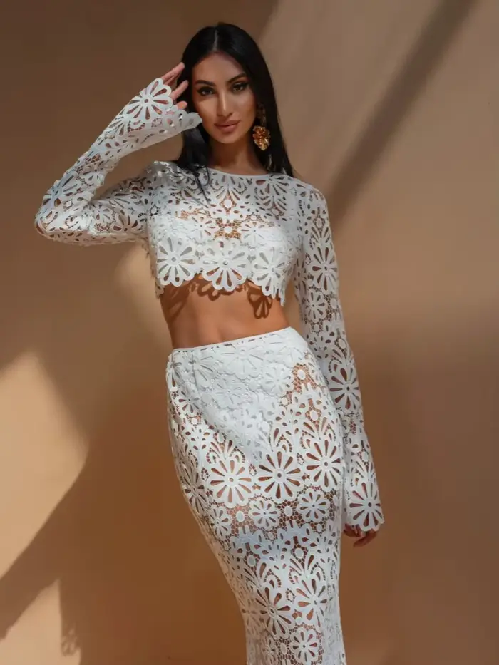 Blanc élégant broderie évider robes de plage ensemble Sexy voir si haut court jupes longues femmes ensembles été