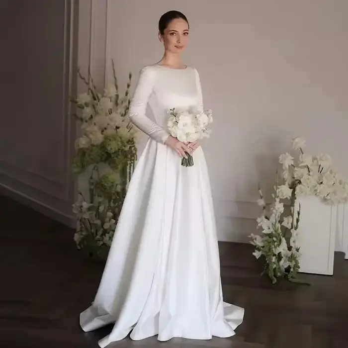 Robe de mariée longue trapèze blanche personnalisée