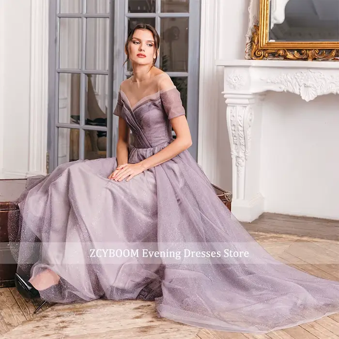 Robe de soirée élégante en tulle brillant effet illusion longue au sol avec traîne de balayage pour cérémonie de remise des diplômes ou bal