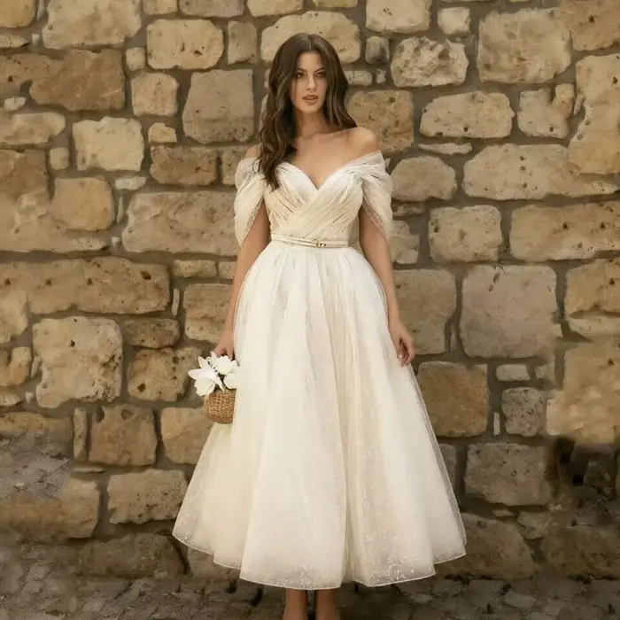 Robe de mariée boho chic courte en polyester avec soutien-gorge intégré pour cérémonies de plage et occasions spéciales