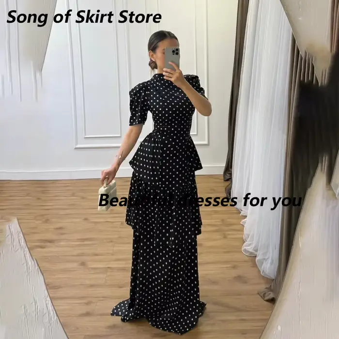 Robe de soirée à pois noire