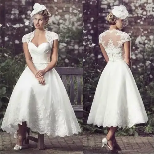 Robe de mariée courte de plage en dentelle personnalisée pour femmes romantique occassions spéciales mariage civil beach bohemian simple elegant