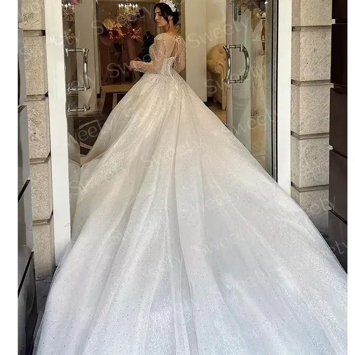 Robe de Mariée Chic et Brillante Entièrement Perlée