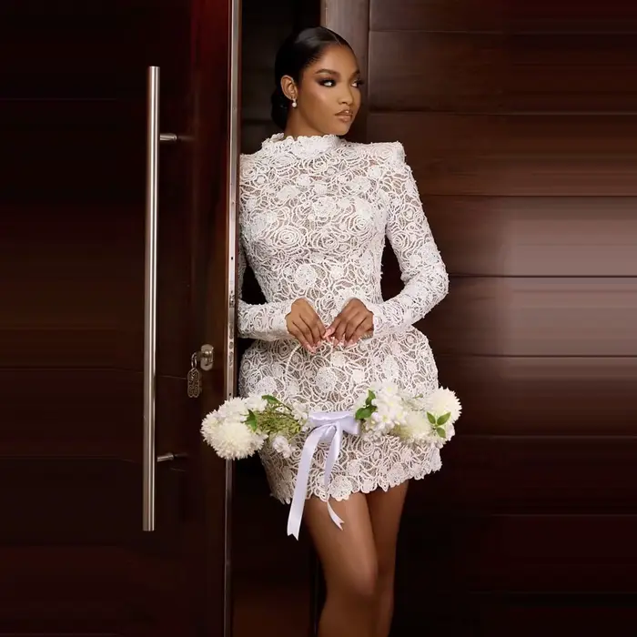 Magnifiques robes de mariée courtes à col haut et manches longues
