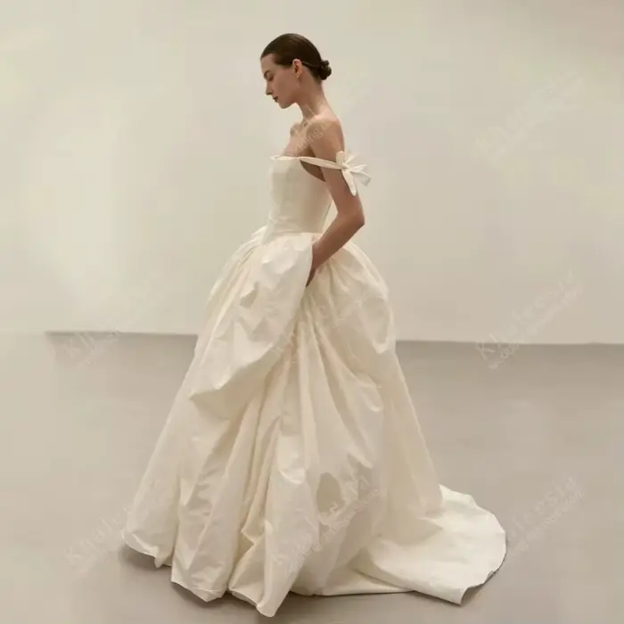 Robes de mariée élégantes en satin, coupe trapèze, simples, à bretelles spaghetti, pour soirée forme