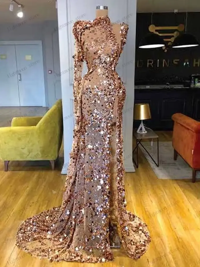 Robe de soirée exquise à manche une épaule en polyester avec décoration de perles et plissés pour soirées officielles et événements prestigieux