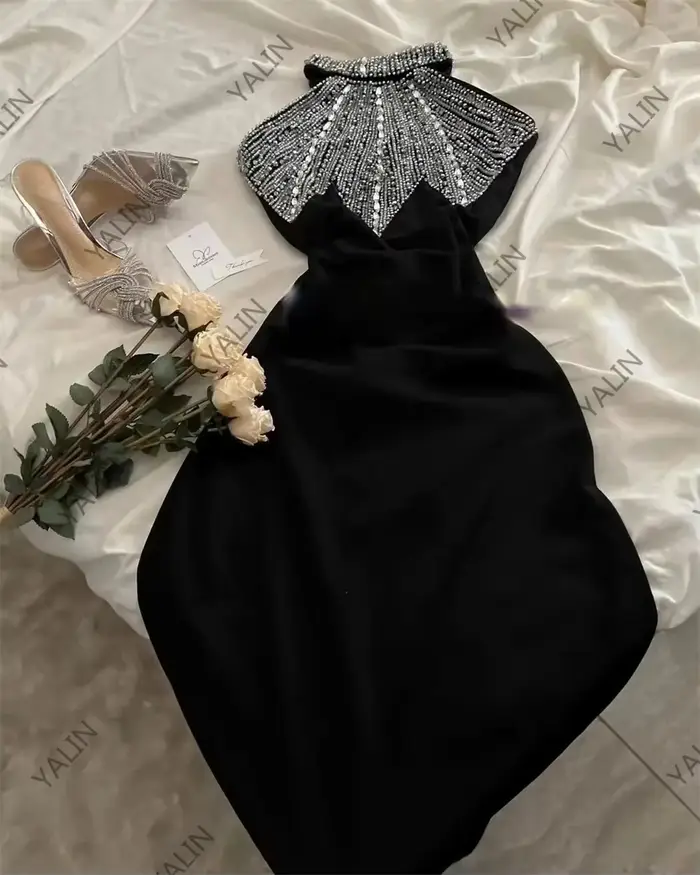 Robes de bal droites noires personnalisées