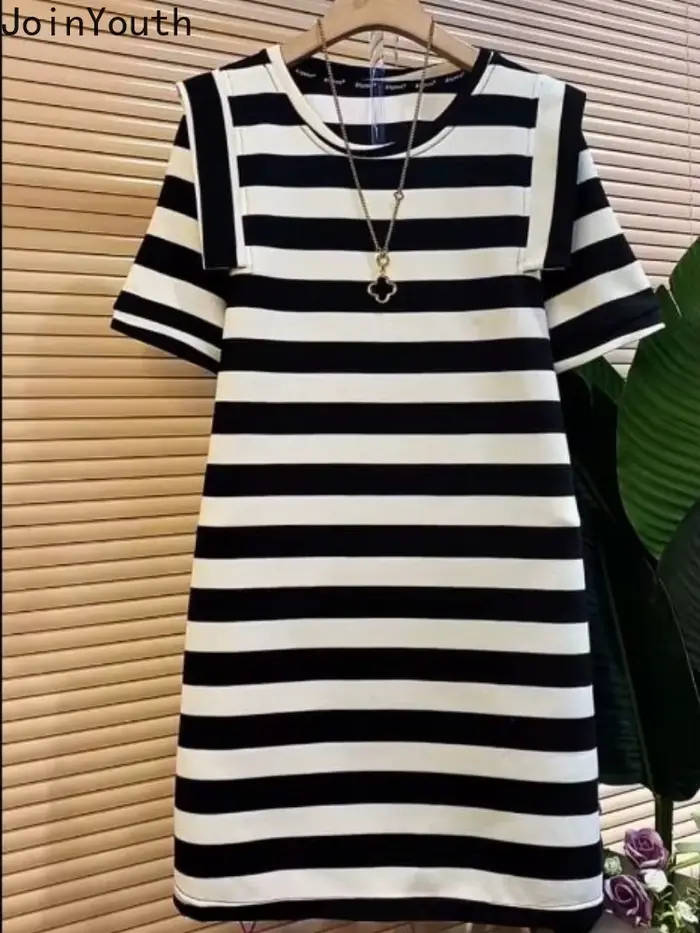 Robes rayées pour femmes