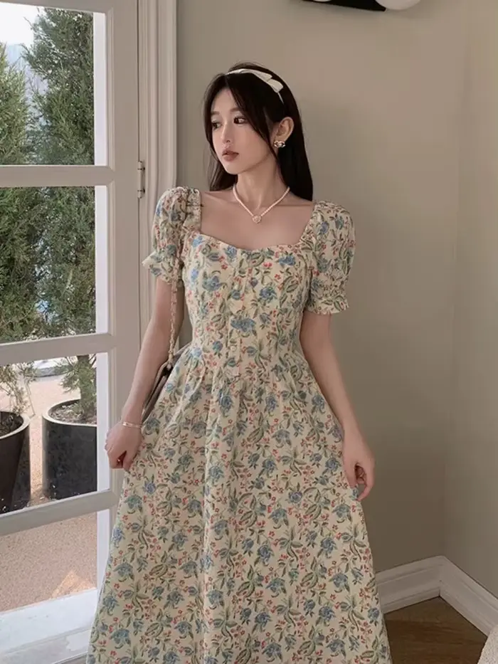 Petite robe florale fraîche de style forêt rétro pour femmes