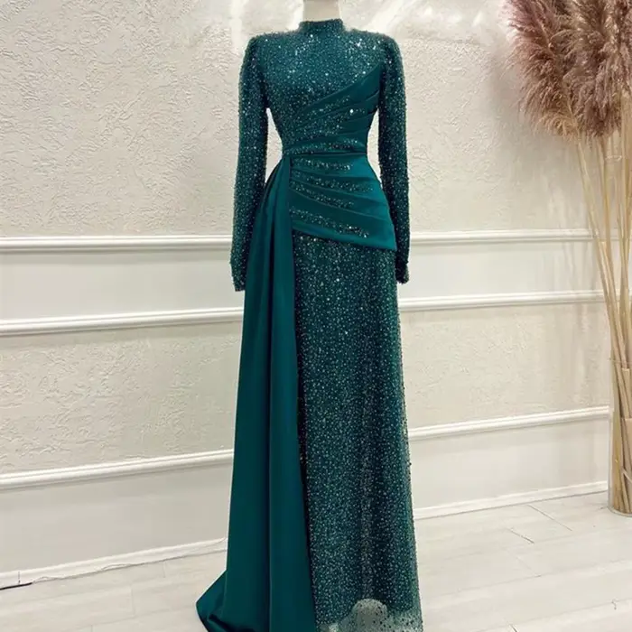 Robe de soirée élégante en rayonne et polyester avec paillettes vertes, silhouette sirène, tour de taille empire, soutien-gorge intégré, idéale pour les bals et cérémonies officielles