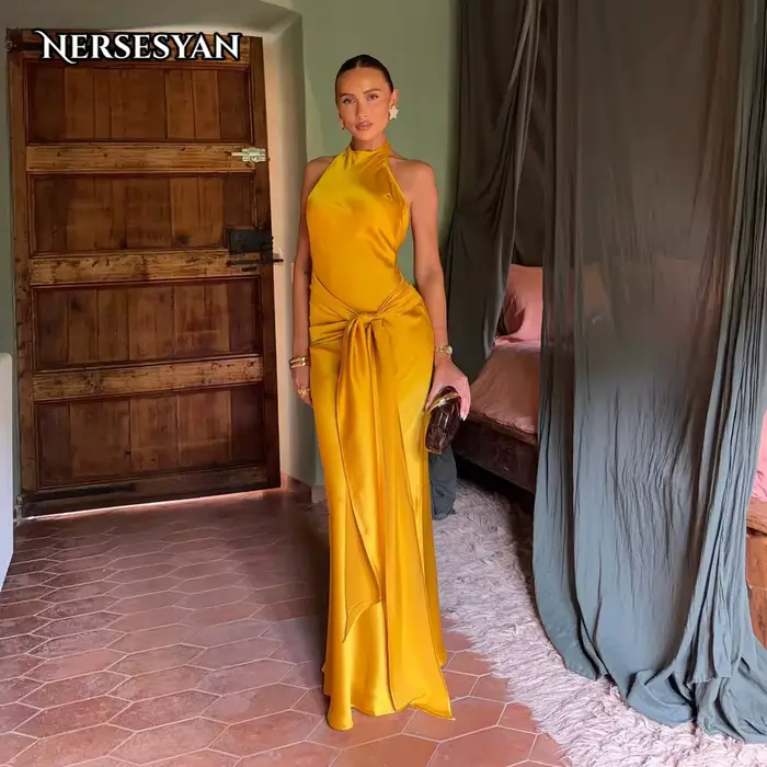 Robe de soirée sirène personnalisable Nersesyan avec décolleté hors épaule pour femmes occasions spéciales comme mariage soirées galas et cérémonies