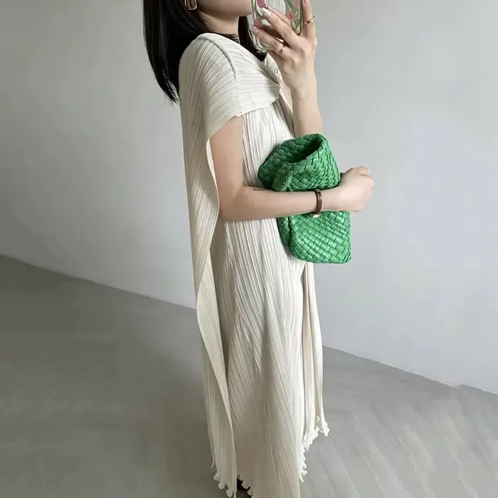 LANMREM Robe plissée pour femme, style vacances en bord de mer, haut de gamme, décontractée, col carré, asymétrique, robes d'été 2DB7724