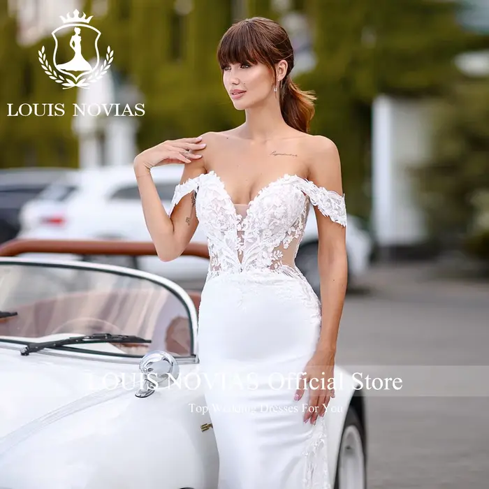 Robe de mariée sirène LOUIS NOVIAS moderne avec train cathédrale royal broderies dentelle et satin pour mariage ou gala