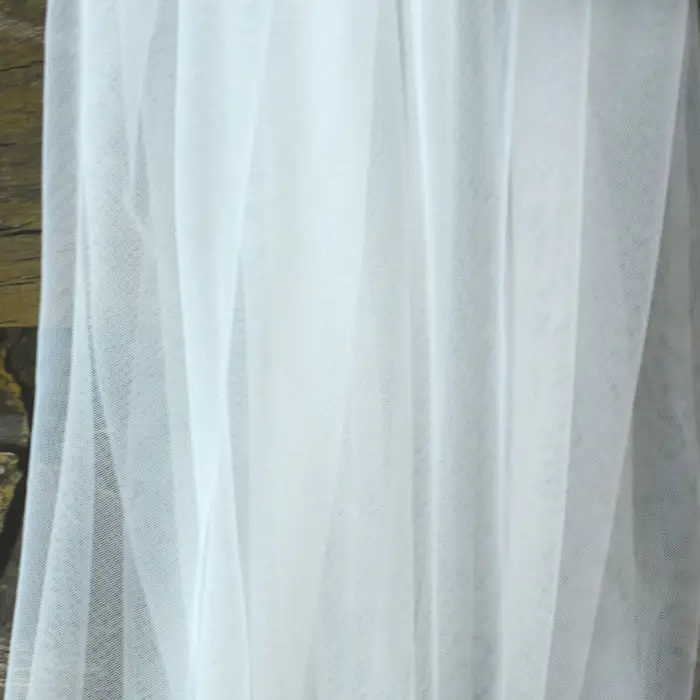 Voile de mariée élégant de style espagnol avec bordure en dentelle complète et superposition transpa