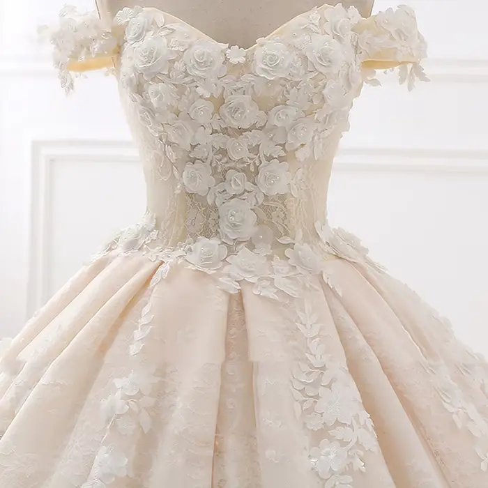 Robes de mariée 2026 blanches/ivoire