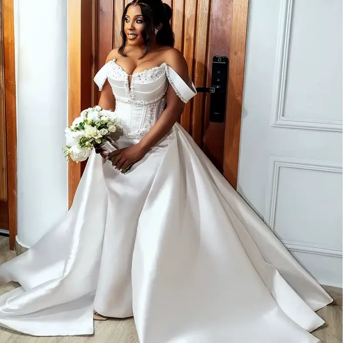 Robes de mariée sirène en Satin 2 en 1, avec traîne détachable, épaules dénudées, plis, perles, robe