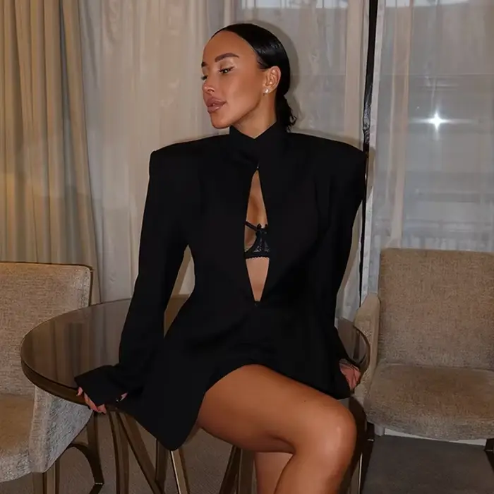 Robe blazer chic noire ajourée pour femme