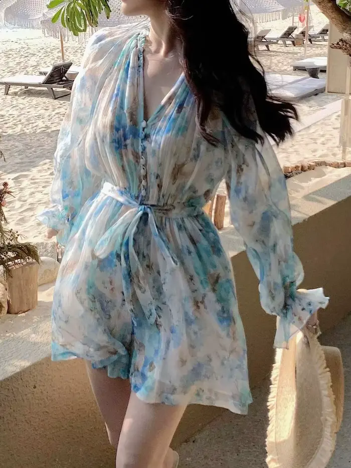 Robe pour femmes à imprimé floral bleu