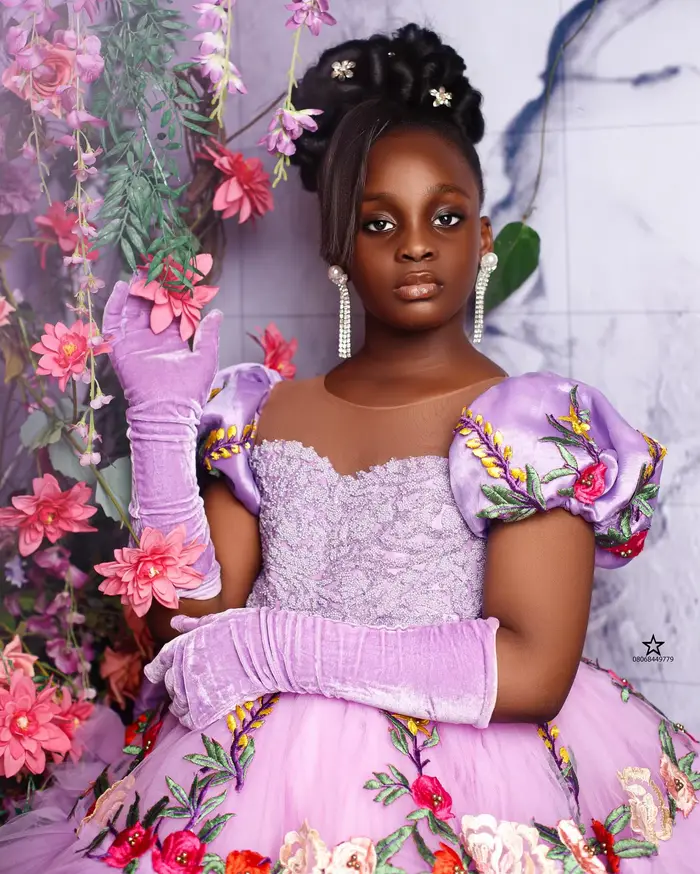 Robe de reconstitution historique florale µpour filles
