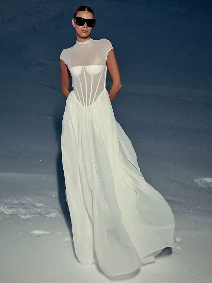 Robe d'illusion blanche transparente élégante avec jupe en tulle sans manches col roulé pour femmes occasions spéciales soirées de gala mariage