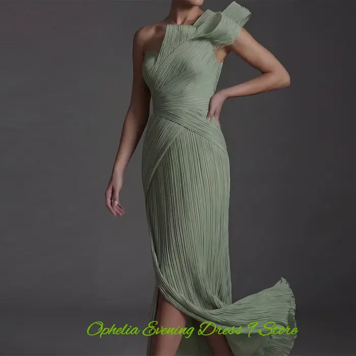 Robe de soirée élégante en mousseline avec traîne